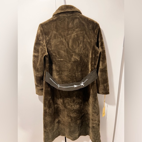 Lamb Fur Hunter Green Women’s Coat - Picture 9 of 9